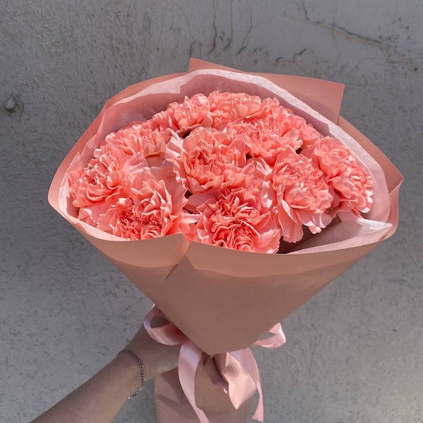 Pink Coral — ვარდისფერი მიხაკის მონო თაიგული მტვრისფერ-ვარდისფერ ქაღალდში, თბილისი